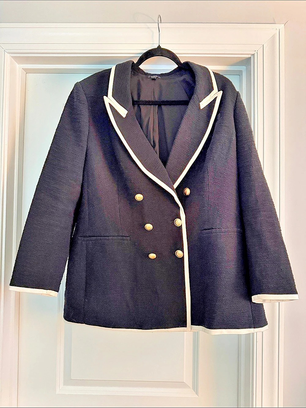 Women’s Express Trimmed Double-Breasted Blazer in Black & White XL Like New
